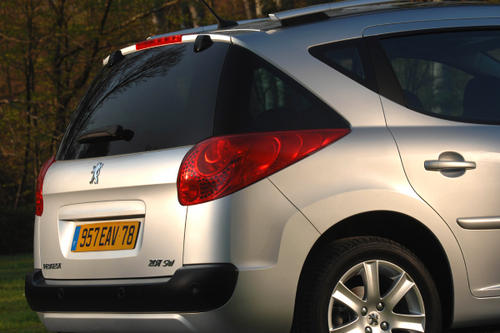 http://www.forum-peugeot.com/Forum/mesimages/19890/207 SW 3.jpg